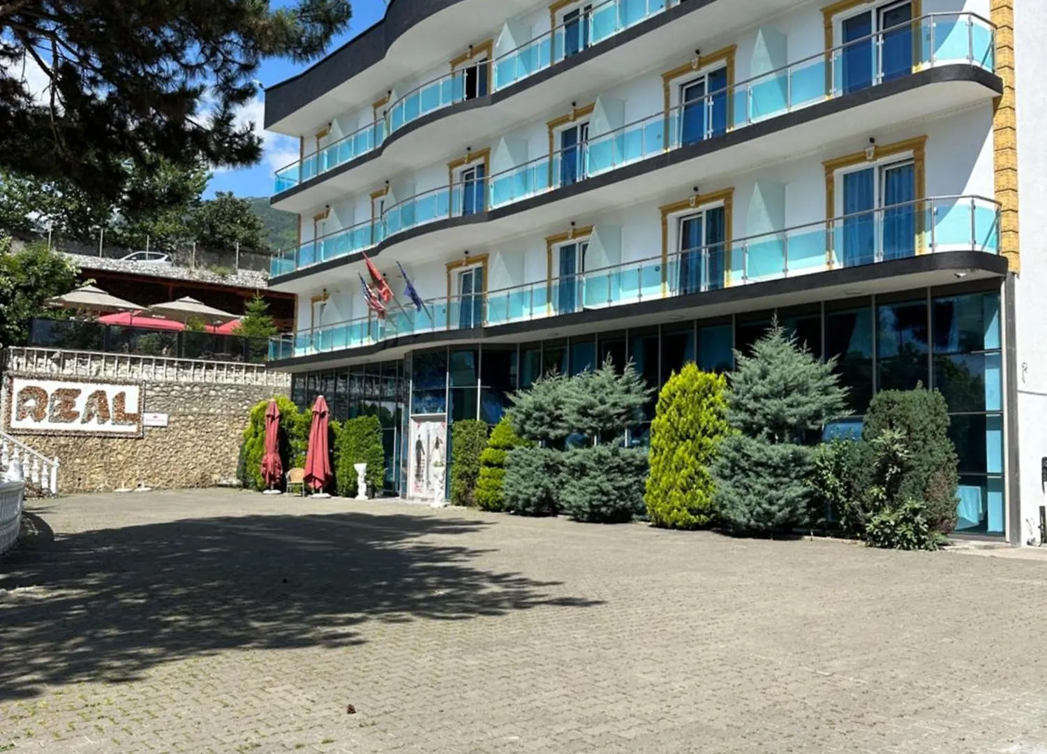 Hotel Bar Restaurant Real Bajram Curri Albania